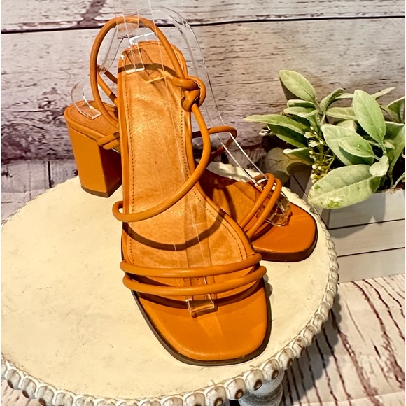 Urban Outfitters UO FIONA STRAPPY SANDAL IN NEUTRAL Tan Cognac Size 9 - Picture 5 of 10